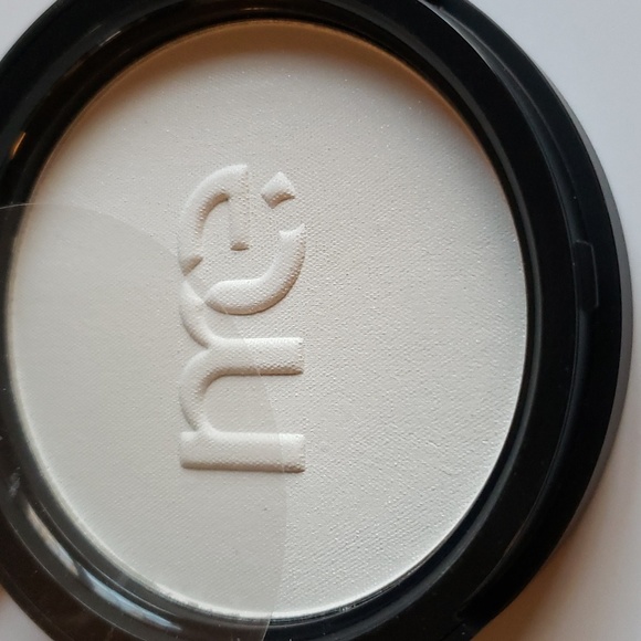 Me Cosmetics Can't Stop Me Now Ultimate Coverage Scalp Foundation Pure White - Picture 1 of 8